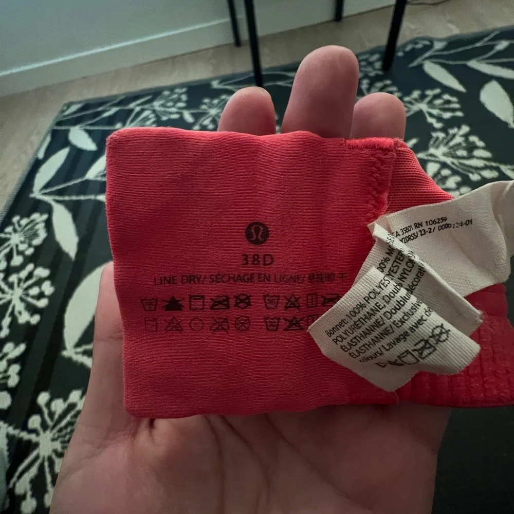 Lululemon Enlite Weave-Back Bra
High Support size 38D - Picture 6 of 6